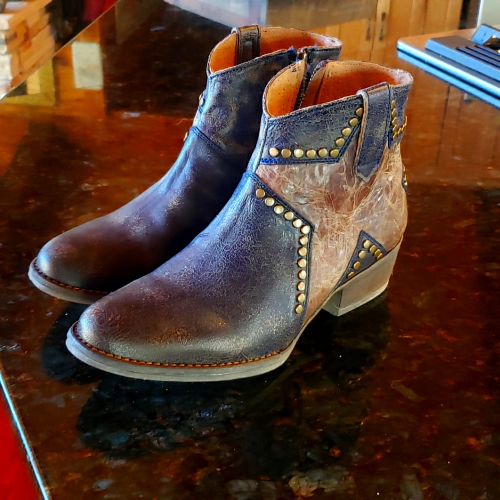 Corral Circle G studded booties